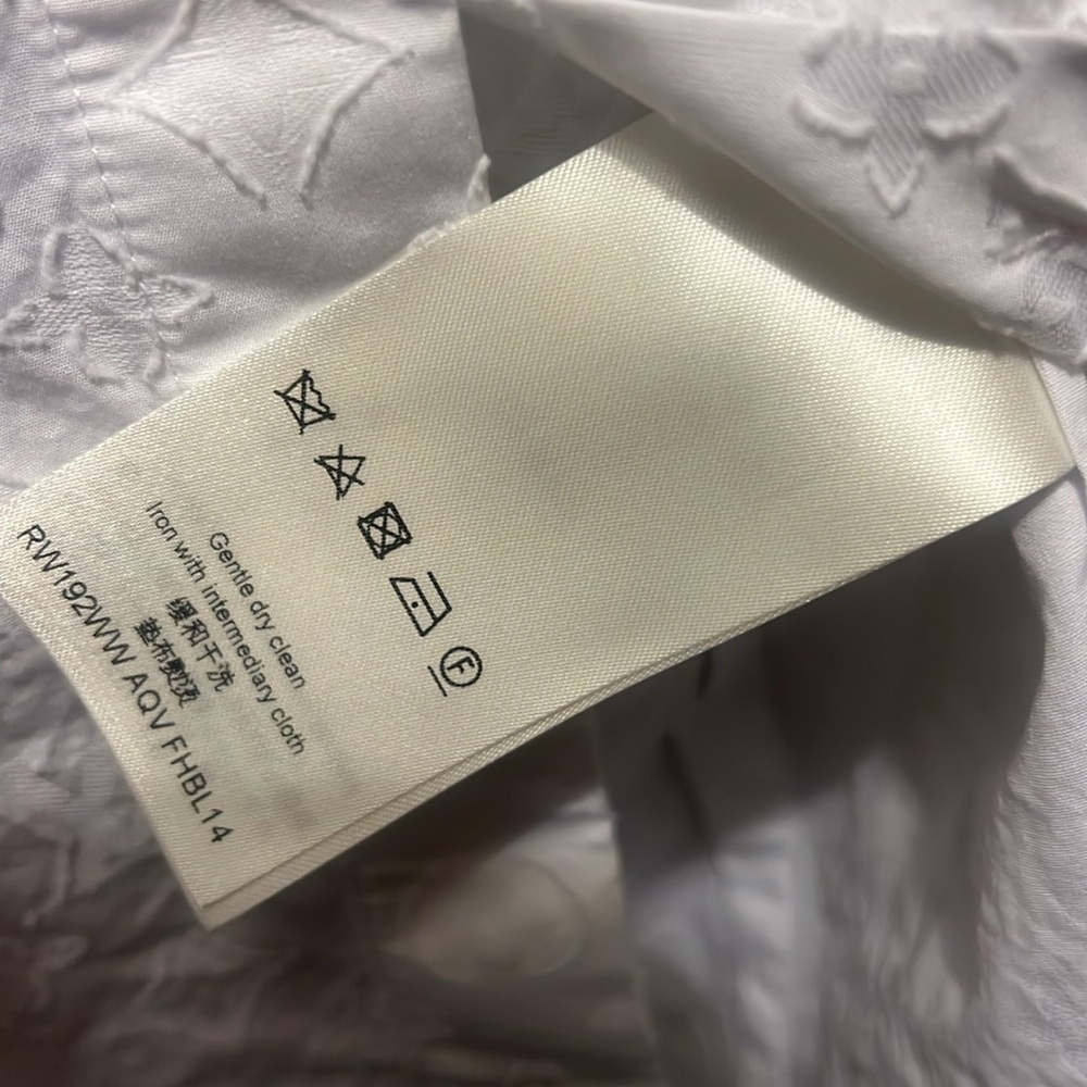 Louis Vuitton Icon Long Sleeved Fitted Shirt. White Monogram. Size 40. Like new - Picture 9 of 9